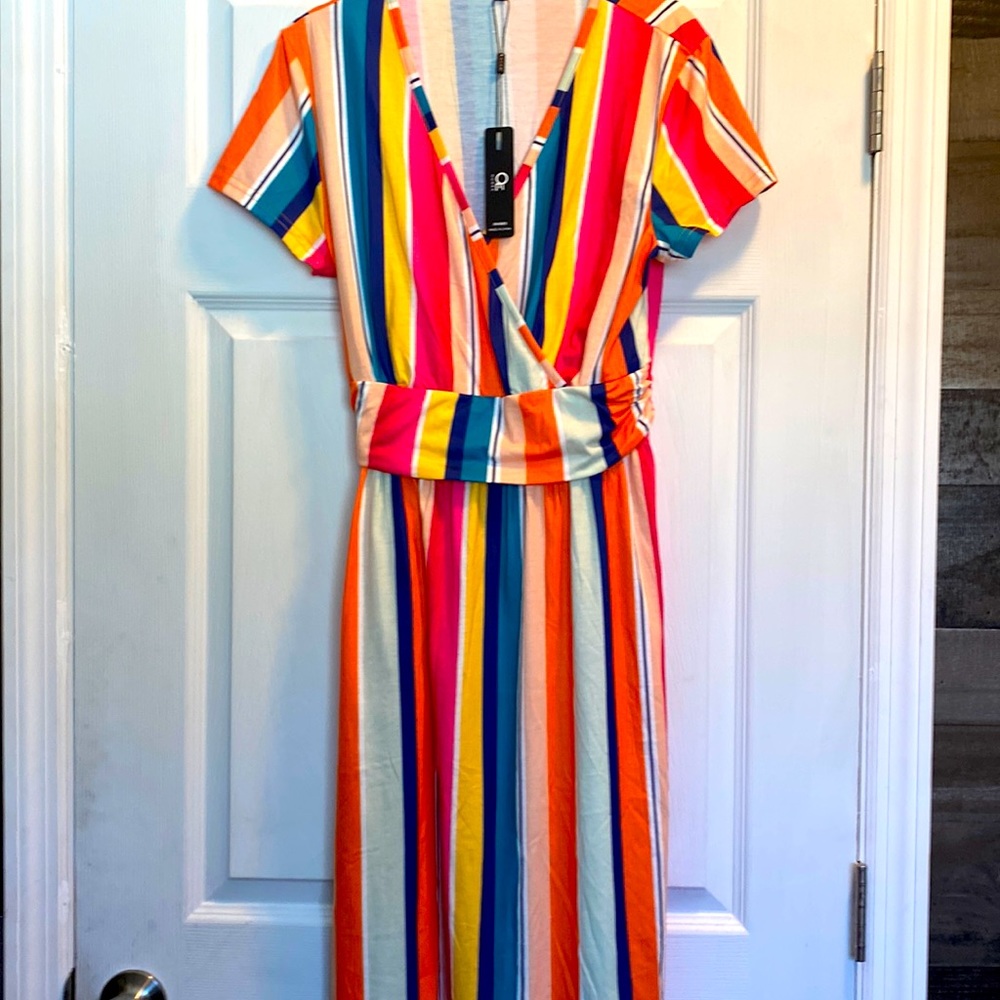 Colorful stripped short sleeve dress née with tags size large